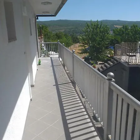 Gostinjska kuća Camp 3*